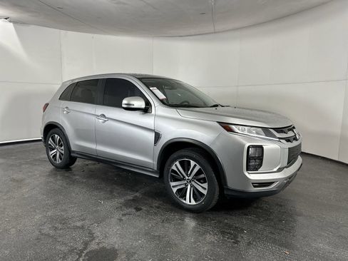 Used 2020 Mitsubishi Outlander Sport SE image 3
