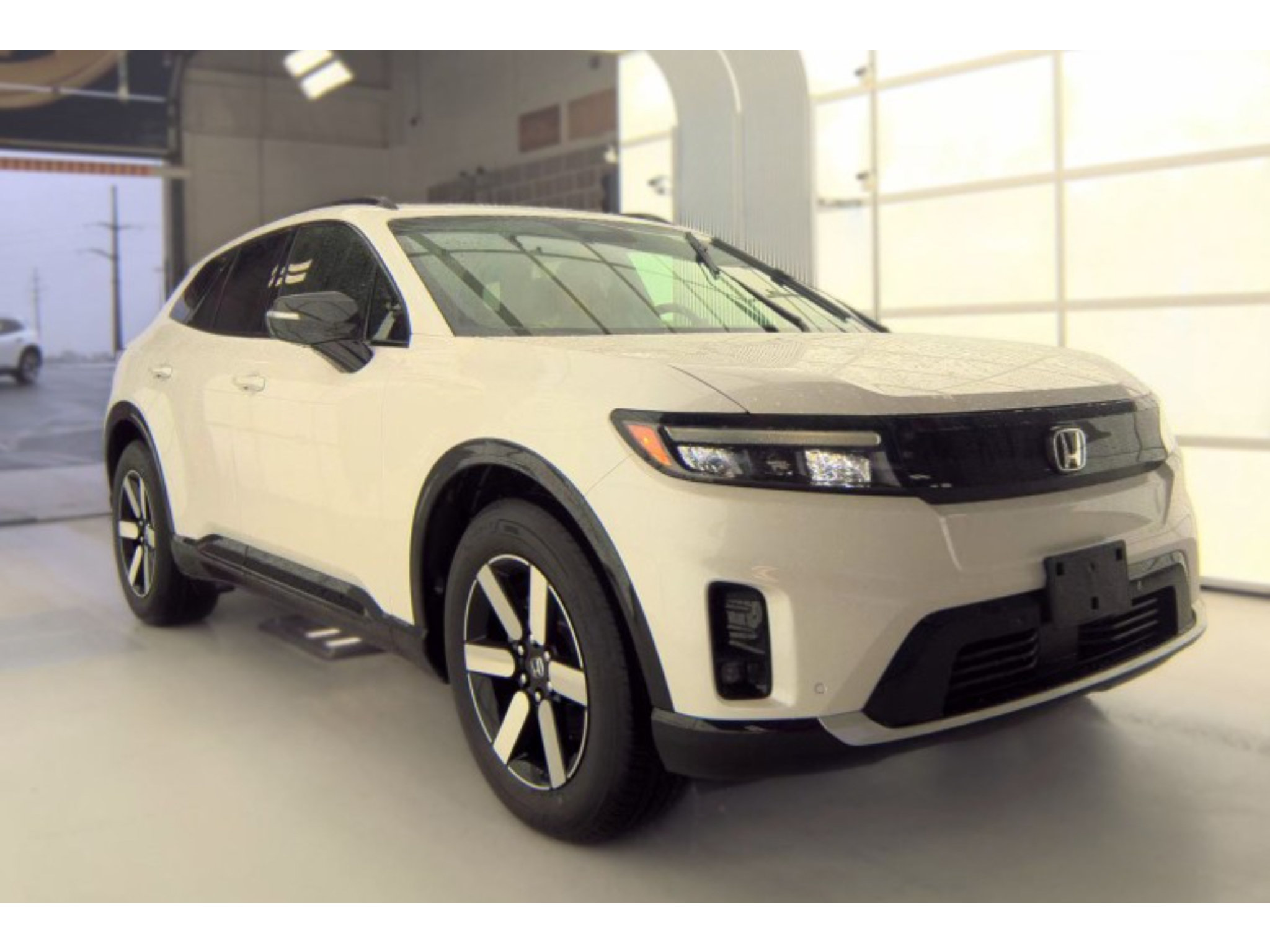 Used 2024 Honda Prologue Touring image 4