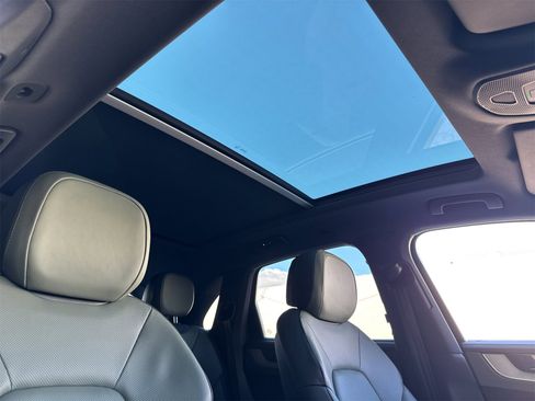 Used 2025 Porsche Cayenne image 17