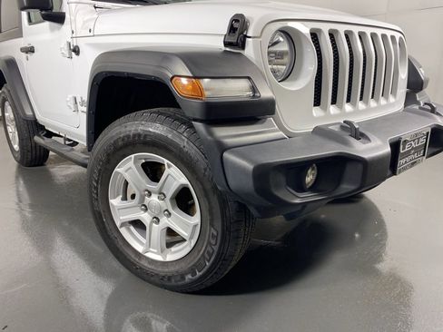 Used 2020 Jeep Wrangler Sport AWD/4WD image 3