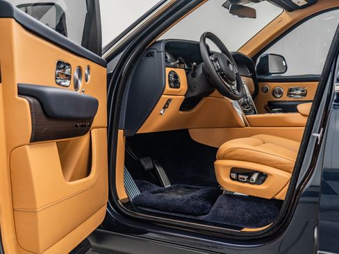 Used 2020 Rolls-Royce Cullinan AWD/4WD image 23