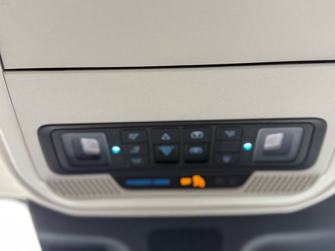 Used 2025 Ford Expedition Active image 33