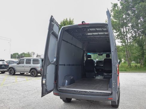 Used 2024 Mercedes-Benz Sprinter 2500 image 25