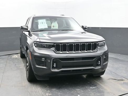 Used 2023 Jeep Grand Cherokee Overland w/ Luxury Tech Group IV image 8