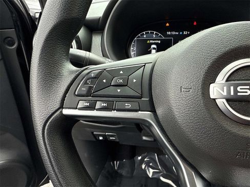 Used 2023 Nissan Kicks SV image 9