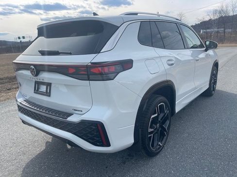 New 2026 Volkswagen Tiguan SEL R-Line image 2