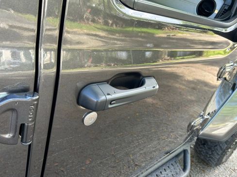 Certified 2025 Jeep Gladiator Sport AWD/4WD image 28