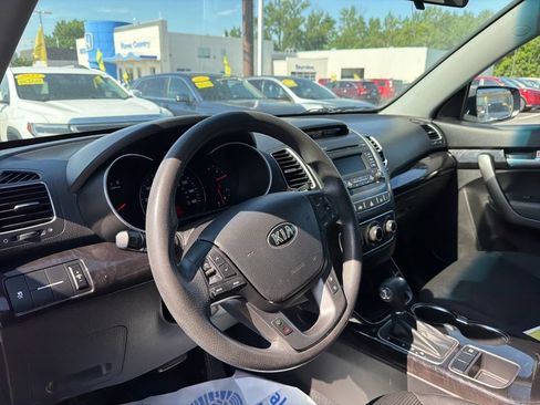 Used 2015 Kia Sorento LX FWD image 16