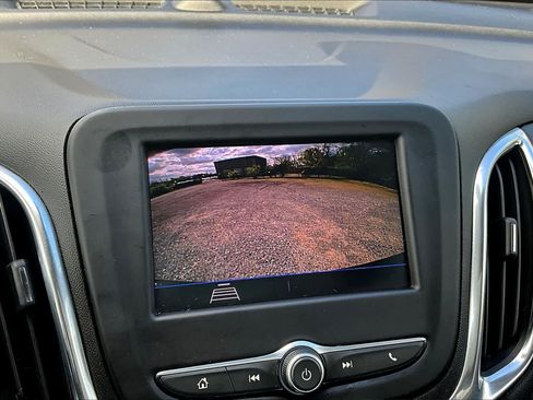 Used 2020 Chevrolet Equinox LT FWD image 27