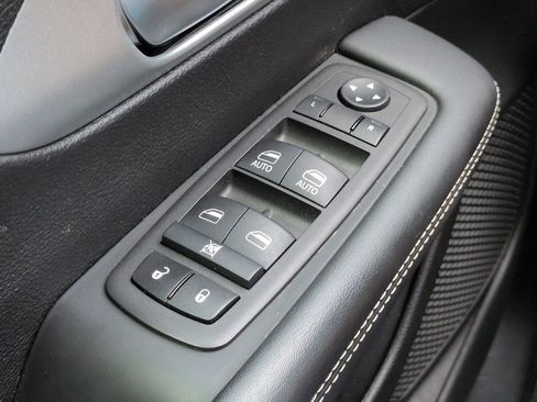 Certified 2024 Chrysler Pacifica Touring-L w/ S Appearance Package image 21