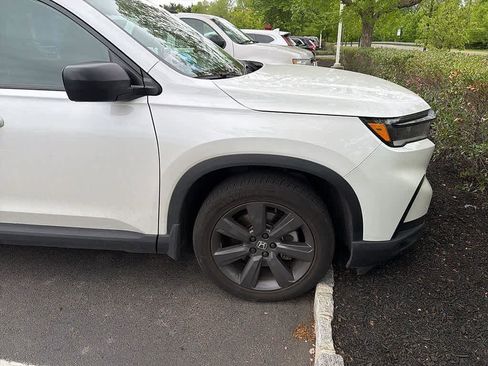 Used 2023 Honda Pilot Sport image 4