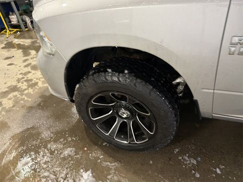 Used 2017 RAM 1500 Express image 11