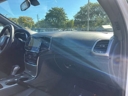 Certified 2021 Jeep Grand Cherokee Laredo X image 23