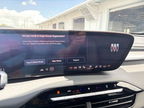 New 2026 Buick Enclave Avenir w/ Super Cruise Package FWD image 23