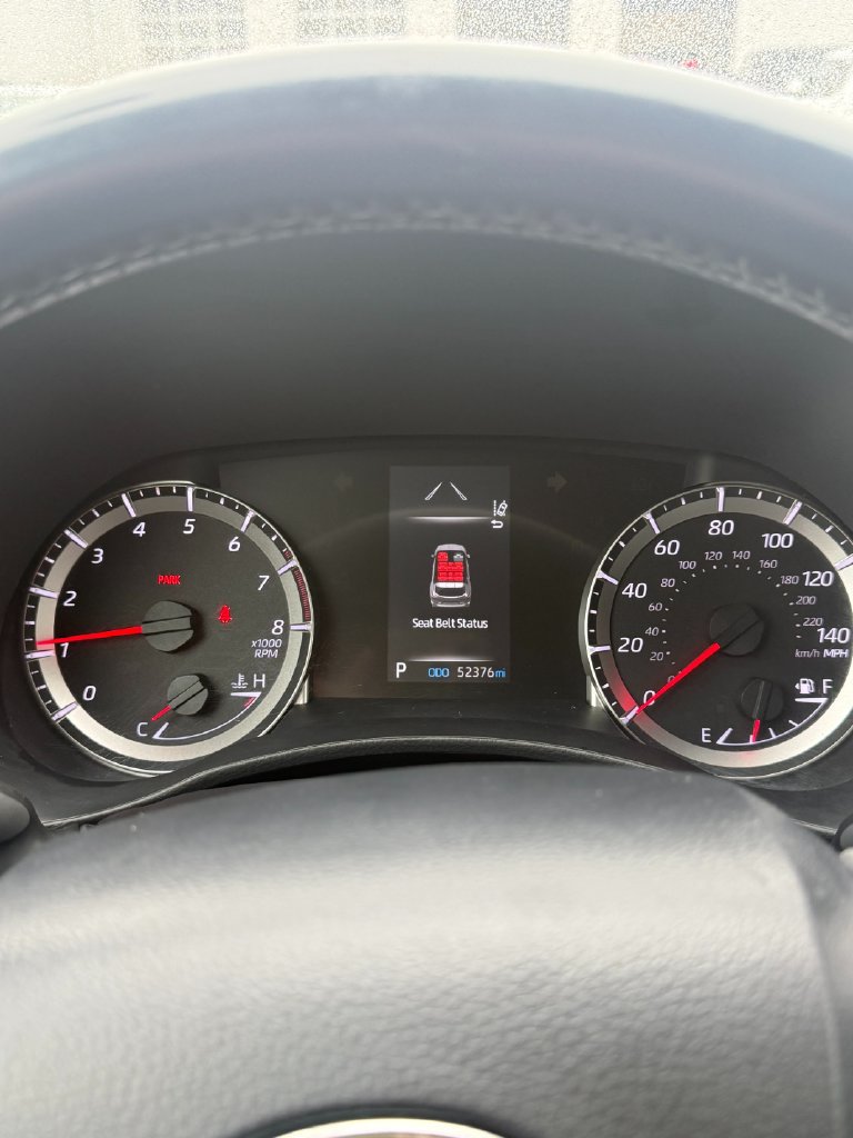 Used 2022 Toyota Highlander LE AWD/4WD image 39