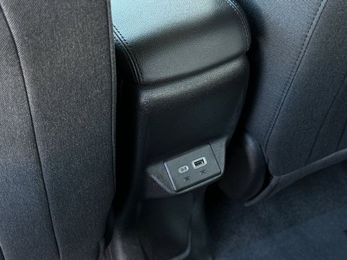 Used 2022 Chevrolet Bolt EUV LT image 15