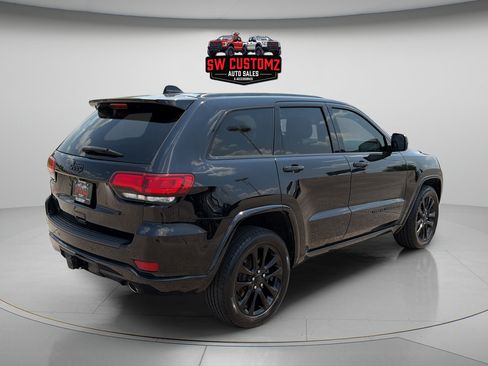 Used 2021 Jeep Grand Cherokee Laredo X AWD/4WD image 6