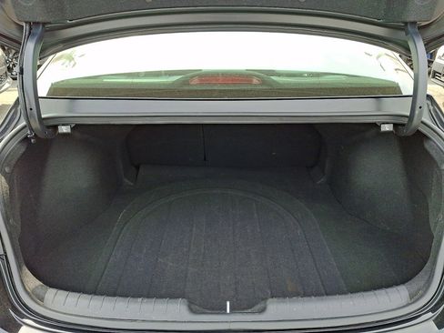 Used 2025 Hyundai Elantra Limited image 17