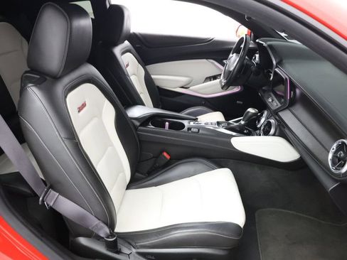 Used 2016 Chevrolet Camaro SS image 21
