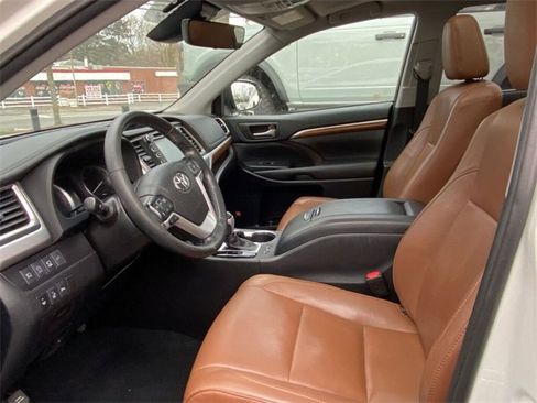 Used 2019 Toyota Highlander Limited Platinum image 19