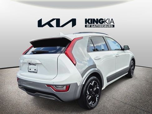 Certified 2023 Kia Niro Wave w/ Wave Preserve Package FWD image 3