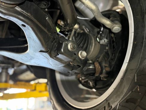 Used 2012 Toyota Tundra Limited w/ Platinum Pkg image 33