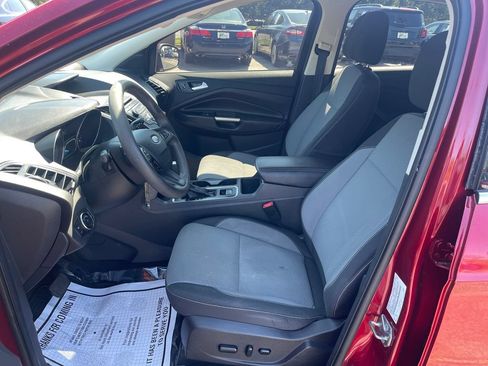 Used 2017 Ford Escape SE w/ SE Cold Weather Package AWD/4WD image 13