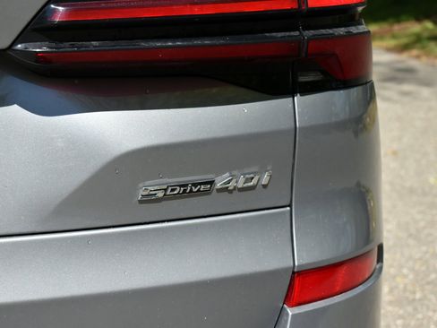 Used 2024 BMW X5 sDrive40i w/ M Sport Package RWD image 18