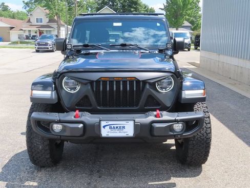 Used 2018 Jeep Wrangler Unlimited Sahara w/ Dual Top Group AWD/4WD image 11