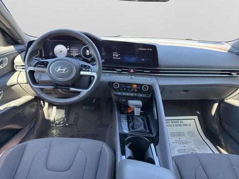 Used 2024 Hyundai Elantra SEL w/ Convenience Package FWD image 14