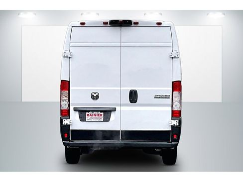 Used 2025 RAM ProMaster 2500 w/ Convenience Group image 4