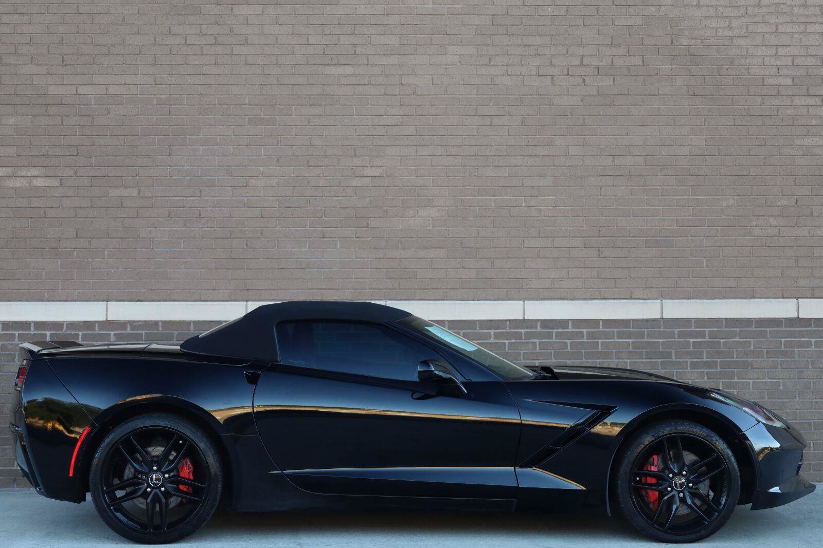 Used 2014 Chevrolet Corvette Stingray Convertible w/ 2LT Preferred Equipment Group RWD image 5