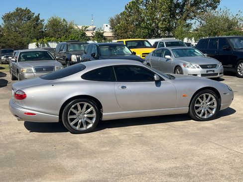Used 2006 Jaguar XK8 Coupe image 7