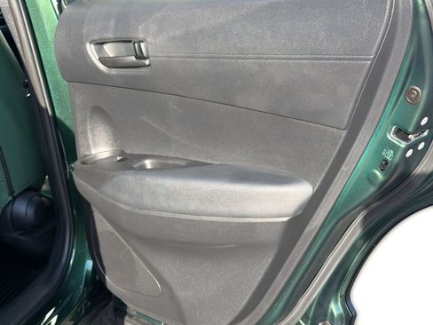 Used 2022 Toyota Corolla Cross LE w/ Moonroof Package FWD image 32