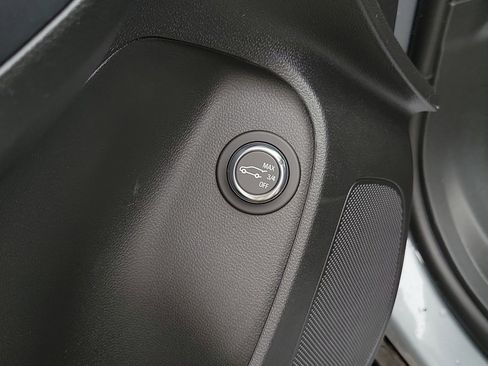 New 2026 Buick Envista Sport Touring FWD image 18