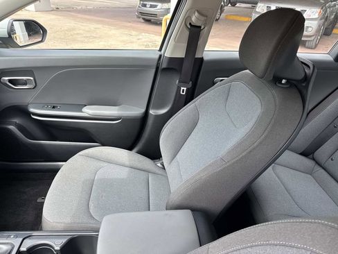 Used 2025 Kia K4 FWD image 32