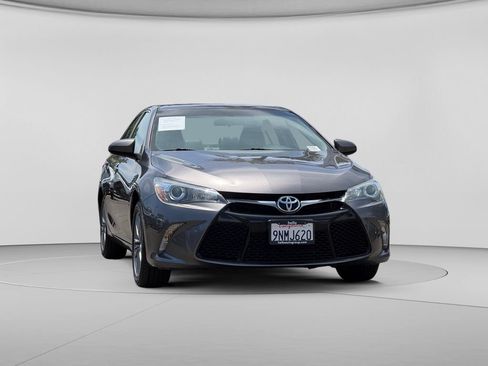 Used 2017 Toyota Camry SE FWD image 4