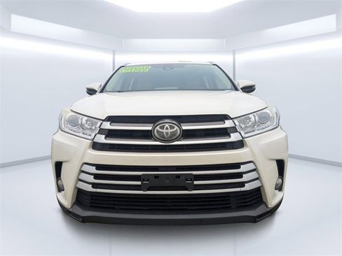 Used 2017 Toyota Highlander FWD V6 image 8