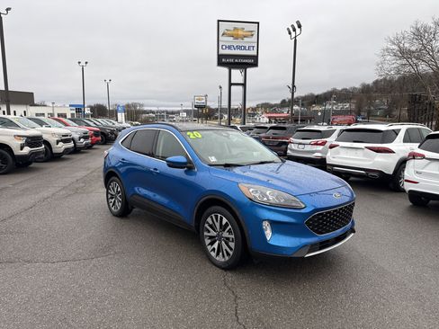 Used 2020 Ford Escape Titanium image 1