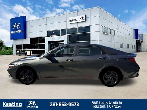 New 2026 Hyundai Elantra SEL Sport Premium FWD image 3