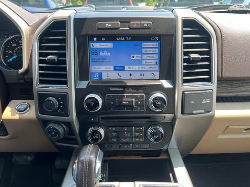Used 2018 Ford F150 Lariat w/ Equipment Group 502A Luxury AWD/4WD image 28