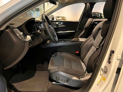 Used 2023 Volvo XC60 B5 Core image 15