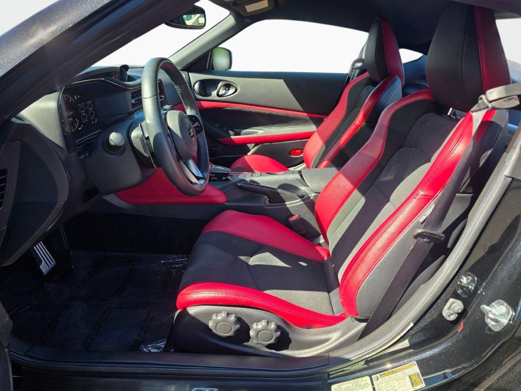 Used 2024 Nissan Z Performance w/ Floor Mat Package RWD image 12