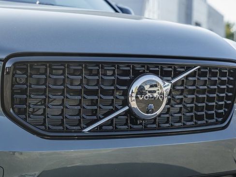 New 2026 Volvo XC40 B5 Ultra w/ Protection Package Premier image 12