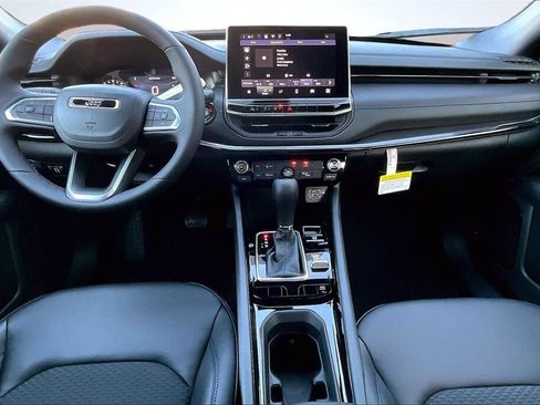New 2026 Jeep Compass Latitude image 5