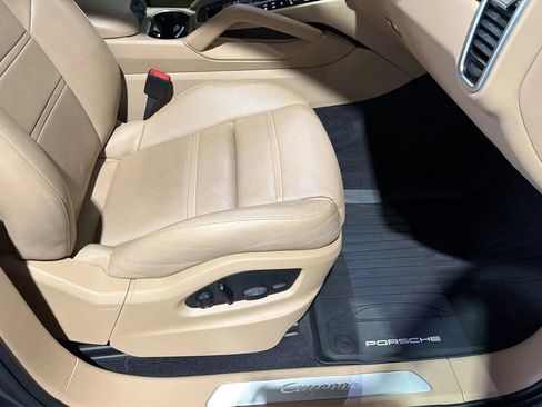 Used 2023 Porsche Cayenne AWD/4WD image 67