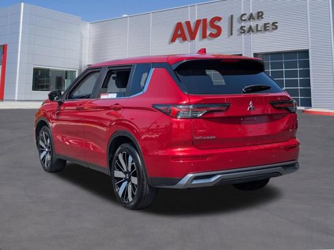 Used 2025 Mitsubishi Outlander SE FWD image 9