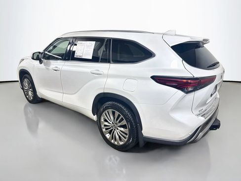 Used 2022 Toyota Highlander Platinum AWD/4WD image 5