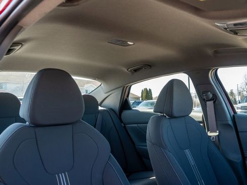 Certified 2025 Hyundai Elantra SEL image 12