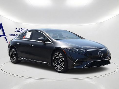 Used 2023 Mercedes-Benz EQS 580 4MATIC Sedan image 3